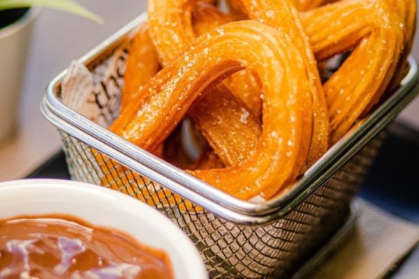 CHURROS CON CHOCOLATE